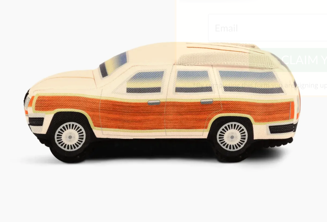 P.L.A.Y '80s Station Wagon Interactive Dog Toy